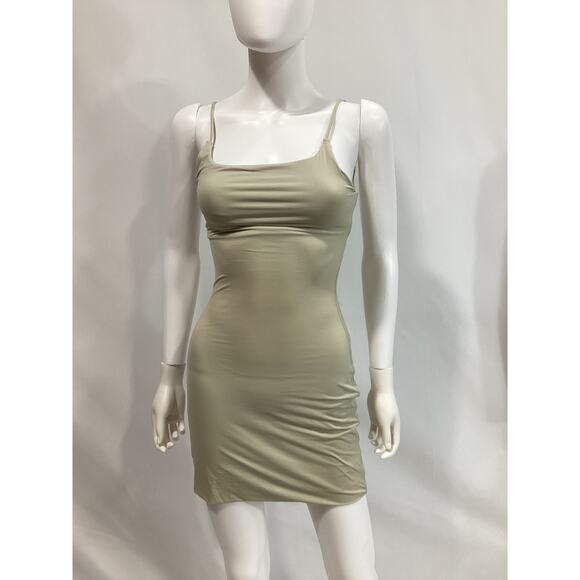 L'Academie 'Embrace' White Comfort Stretch Mini Dress Size XS - Picture 2 of 4